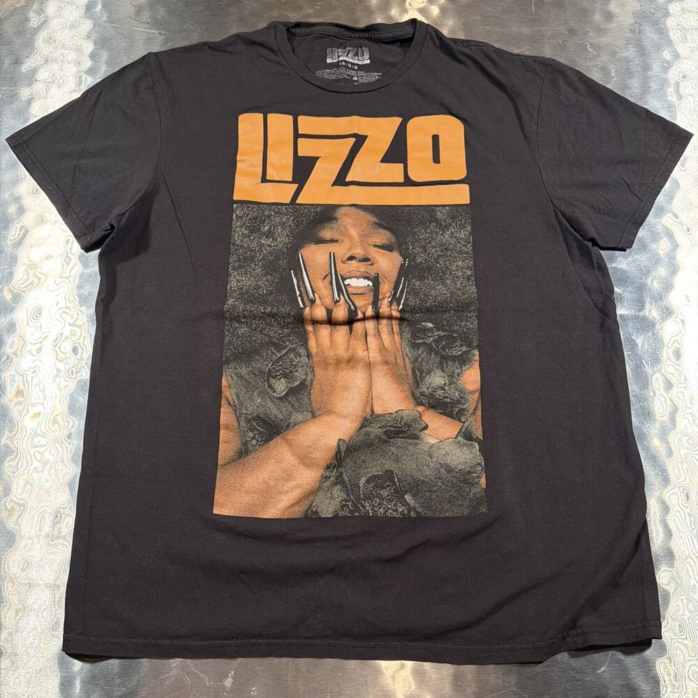 Official Lizzo Graphic T Shirt L Black 100% Cotton Mad Engine Licensed Music Tee